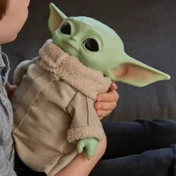 MATTEL FIGURINE PELUCHE L' ENFANT BABY YODA STAR WARS -Pas Cher JoueClub Magasin 078995912bb22b98434a7d9b36d289826cf476a0 08027491 05